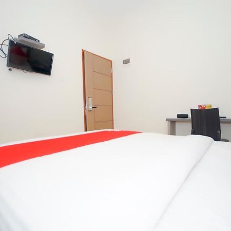 Oyo 251 The Maximus Inn Hotel Palembang Zewnętrze zdjęcie