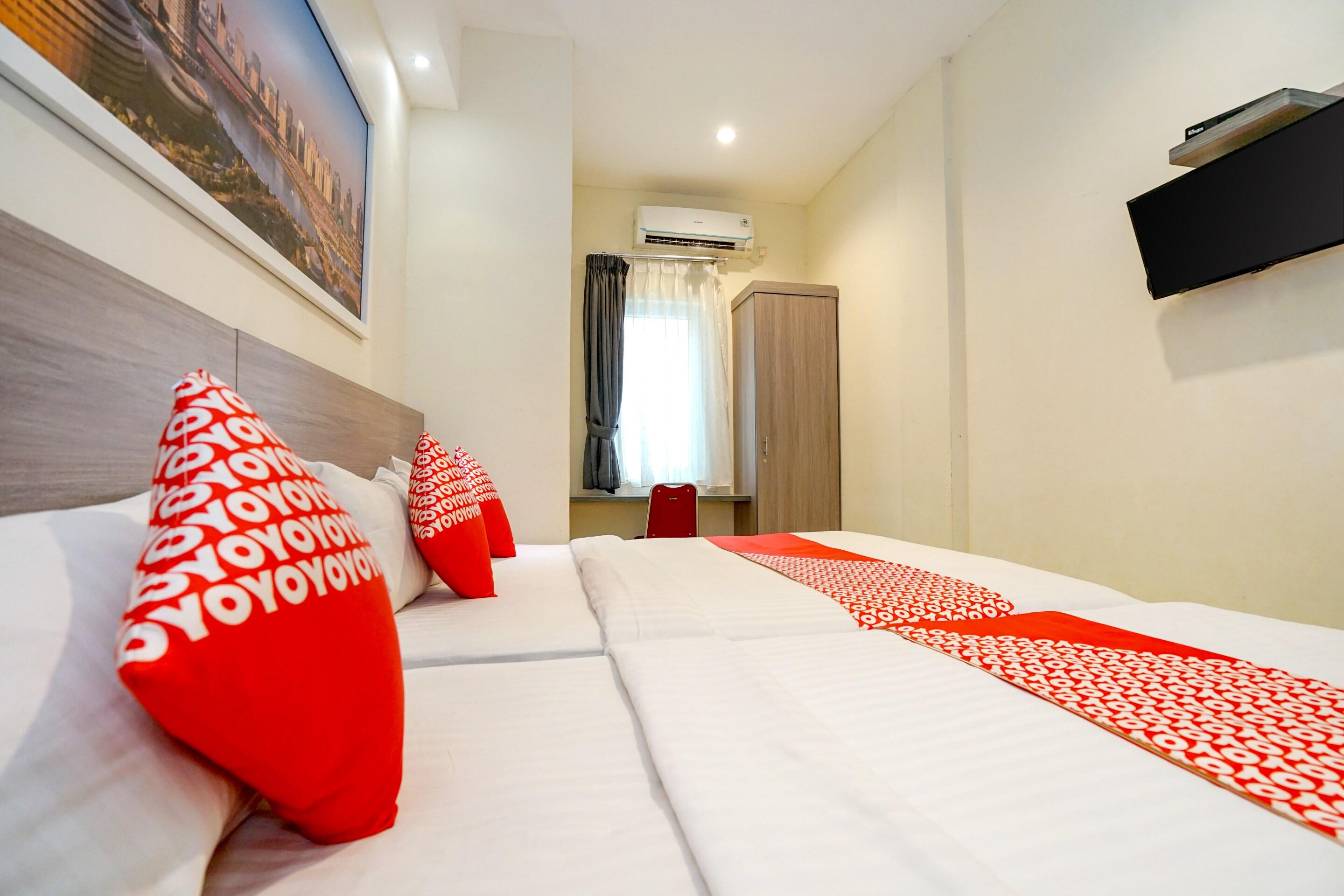 Oyo 251 The Maximus Inn Hotel Palembang Zewnętrze zdjęcie