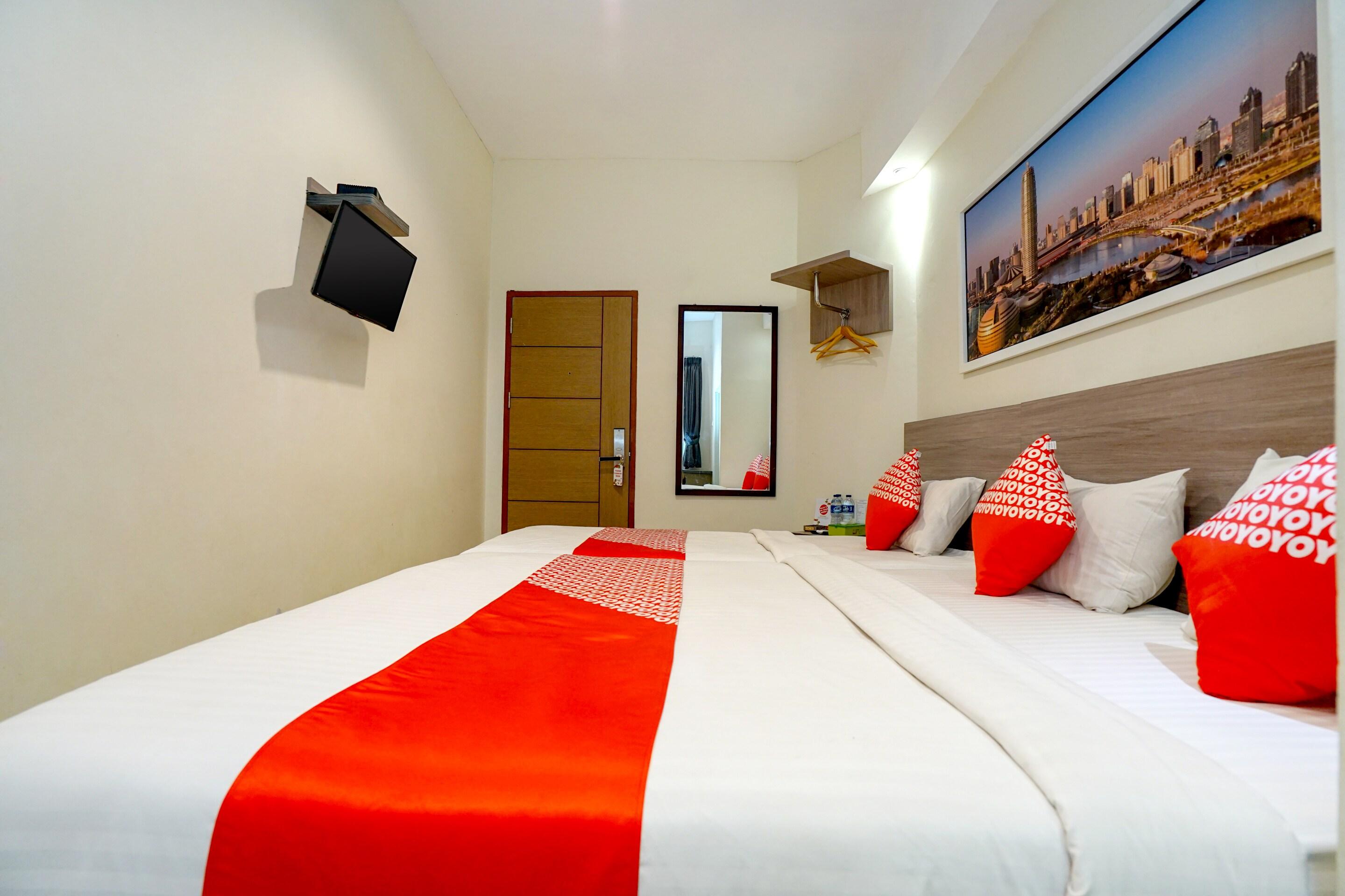 Oyo 251 The Maximus Inn Hotel Palembang Zewnętrze zdjęcie