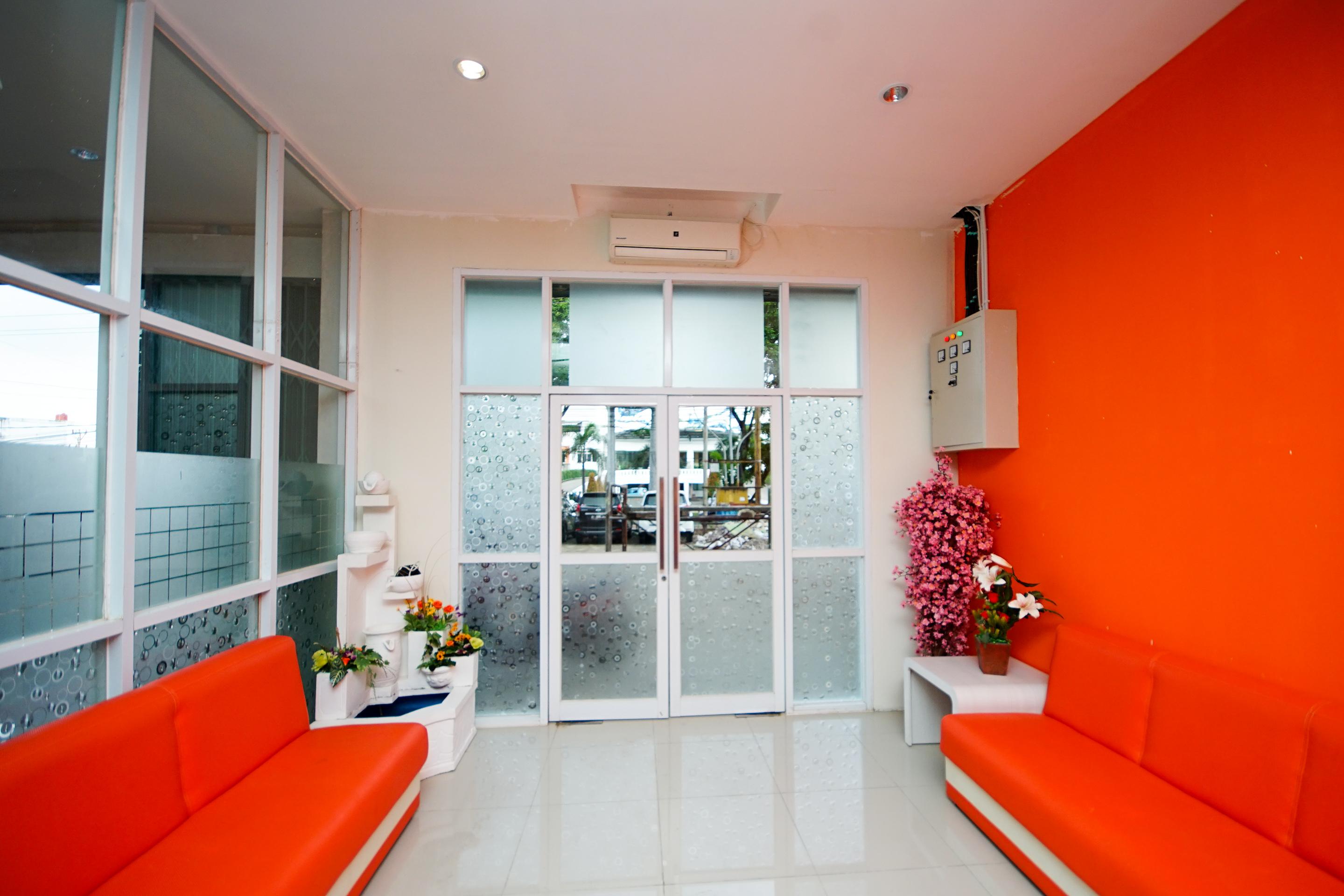 Oyo 251 The Maximus Inn Hotel Palembang Zewnętrze zdjęcie