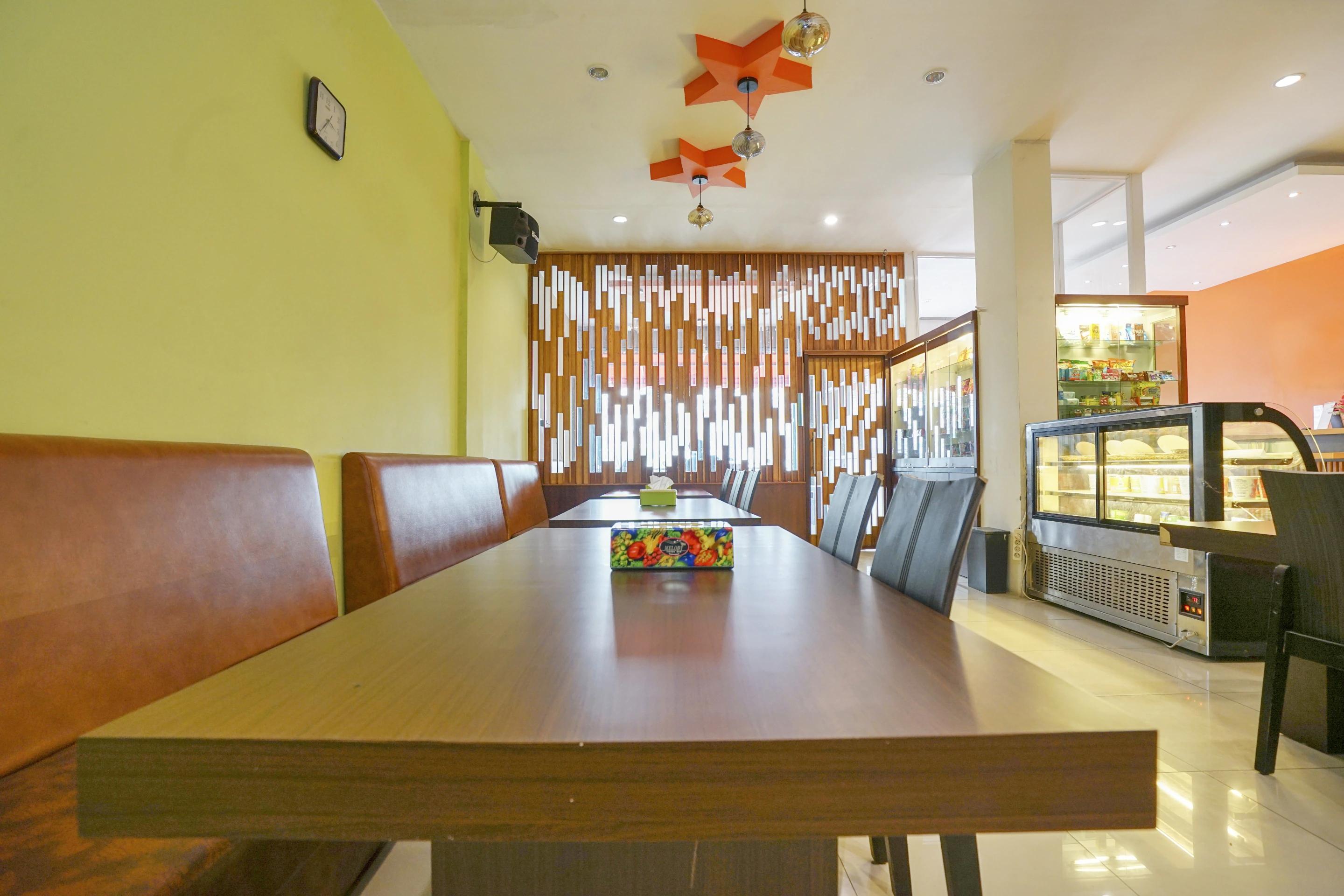 Oyo 251 The Maximus Inn Hotel Palembang Zewnętrze zdjęcie