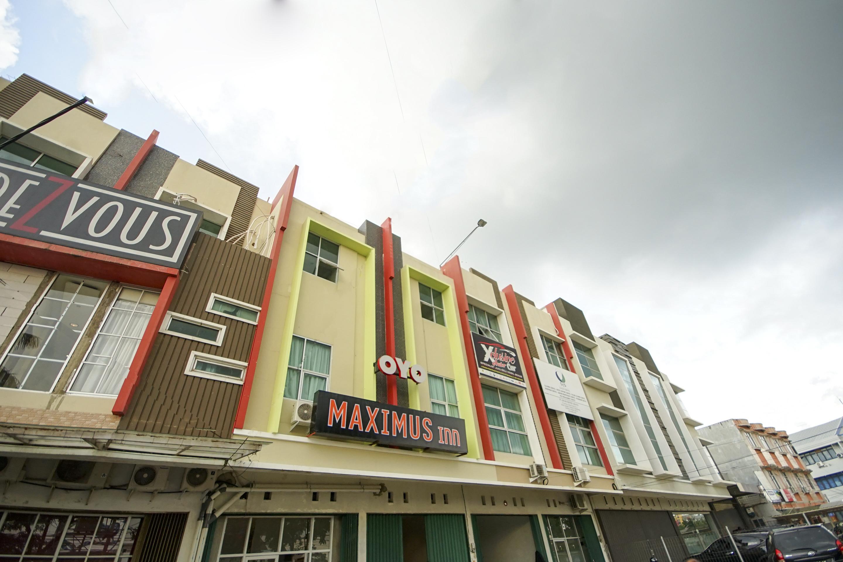 Oyo 251 The Maximus Inn Hotel Palembang Zewnętrze zdjęcie
