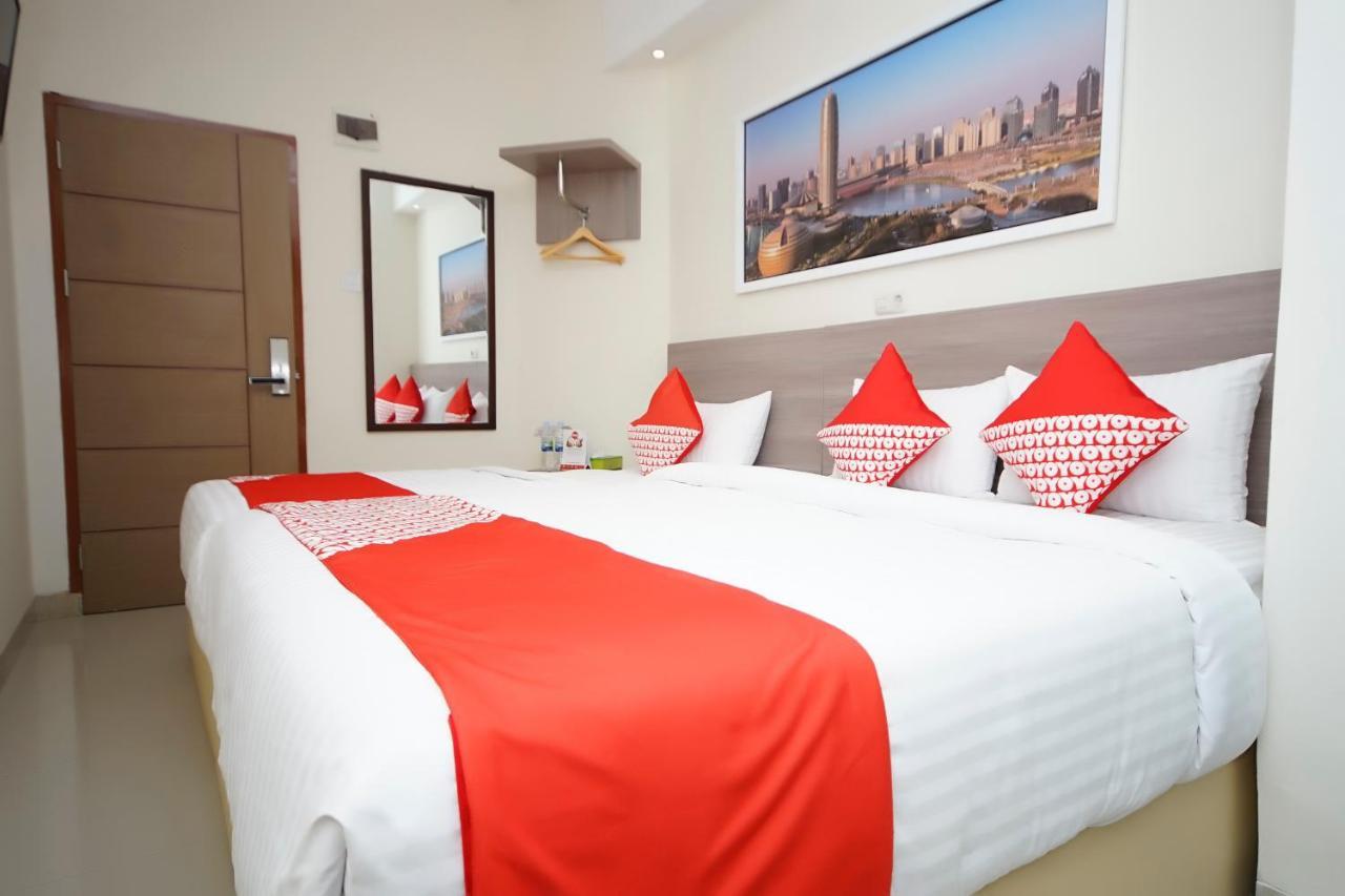 Oyo 251 The Maximus Inn Hotel Palembang Zewnętrze zdjęcie