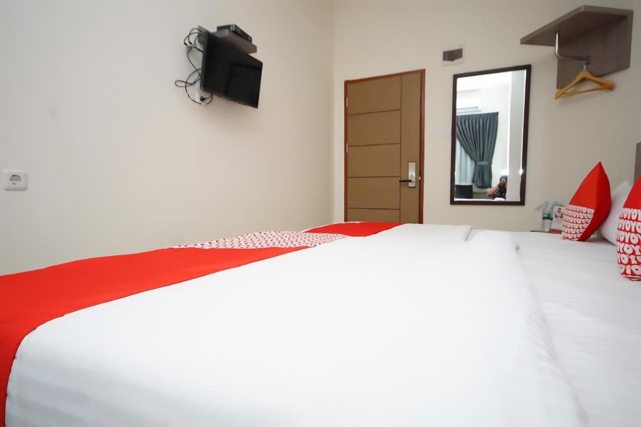 Oyo 251 The Maximus Inn Hotel Palembang Zewnętrze zdjęcie
