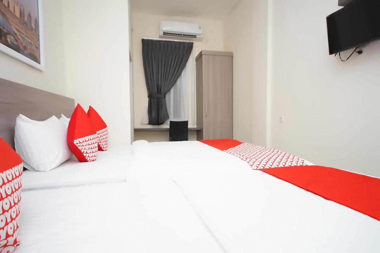 Oyo 251 The Maximus Inn Hotel Palembang Zewnętrze zdjęcie